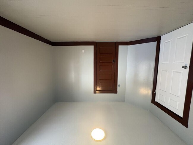 Building Photo - 77 Birch St