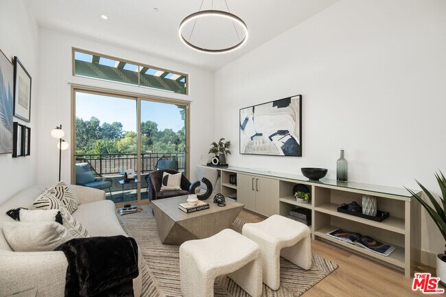 Building Photo - 130 S Sepulveda Blvd