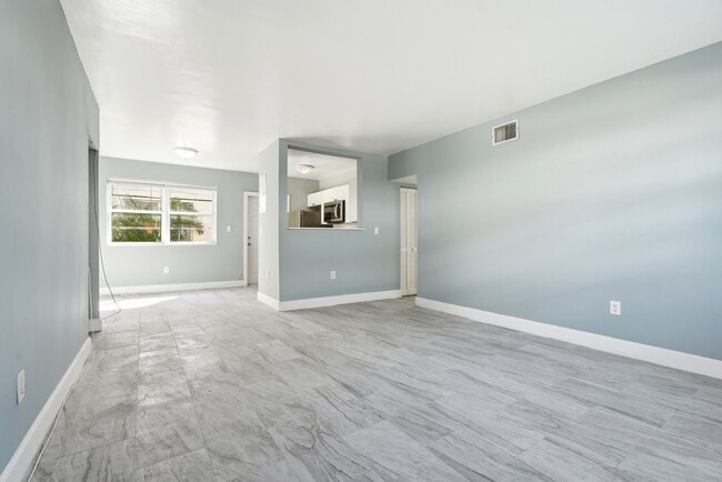 Building Photo - 7530 Dickens Ave