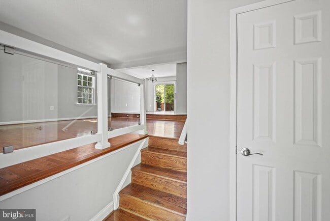 Building Photo - 2362 Hunters Square Ct