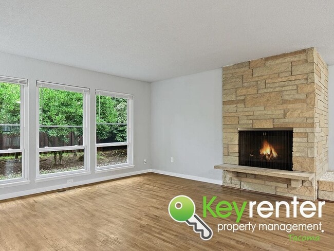 Building Photo - Updated 4-Bedroom, 2-Bath Tacoma Home for Rent Near Tacoma Community College and 6th Ave!