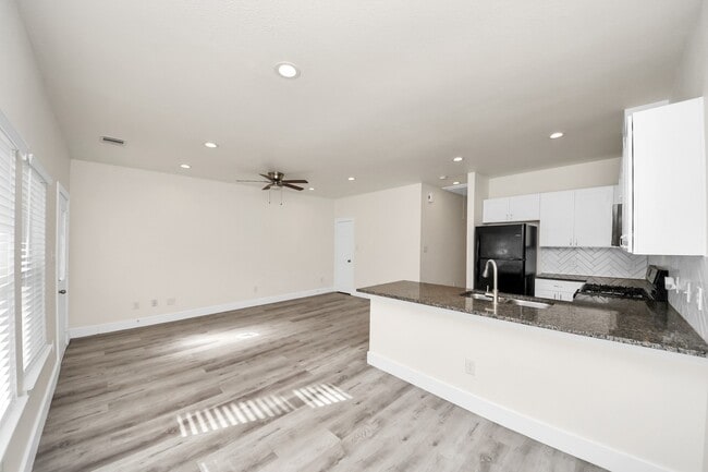Building Photo - 6827 Mcwilliams Dr