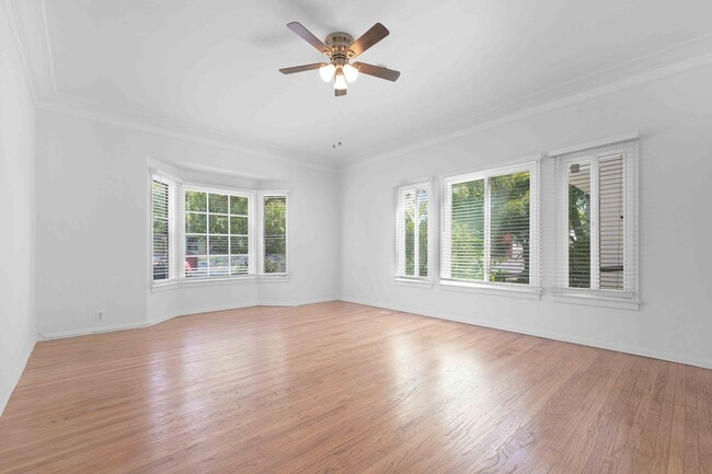 Building Photo - 2452 W 18th St