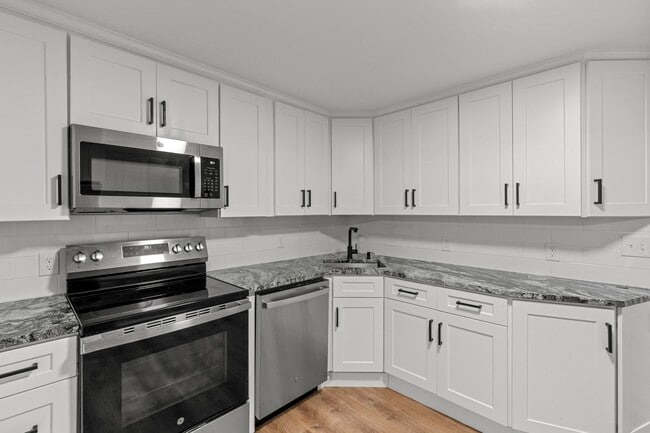 Building Photo - 5 Pine Trail