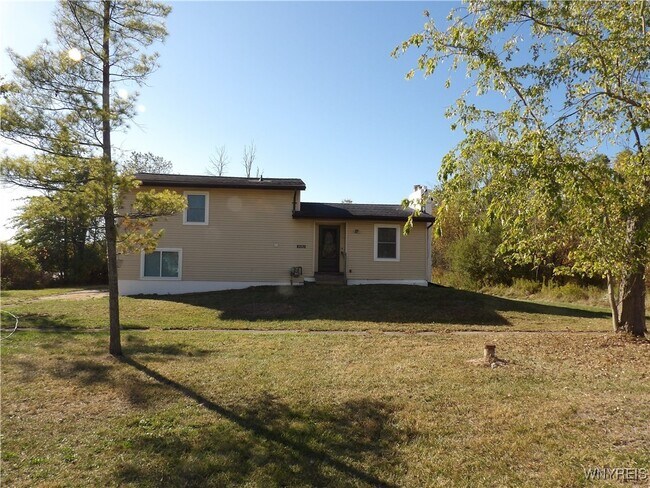 Building Photo - 10332 Transit Rd