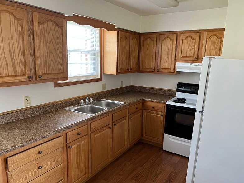 Kitchen - 818 Cain St
