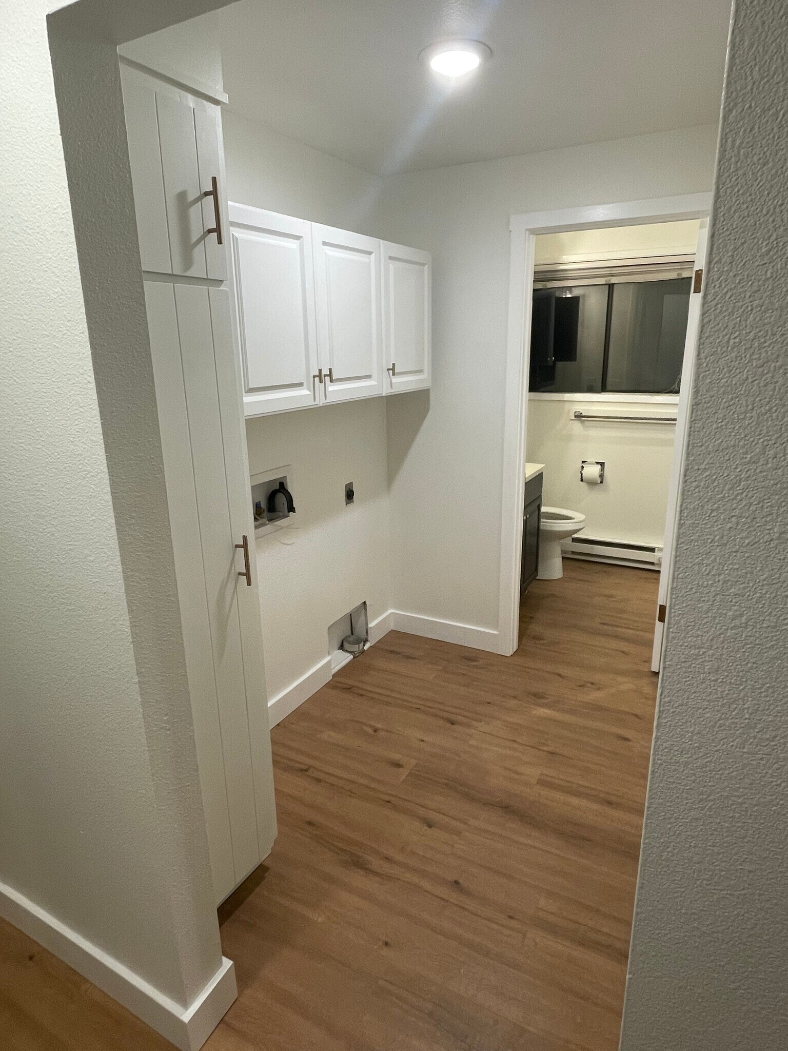 Laundry Hookups - 1925 Plaza Way