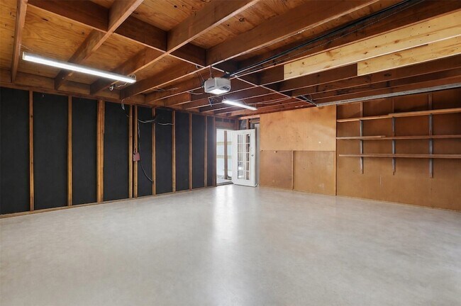 Building Photo - 7131 Westbranch Dr