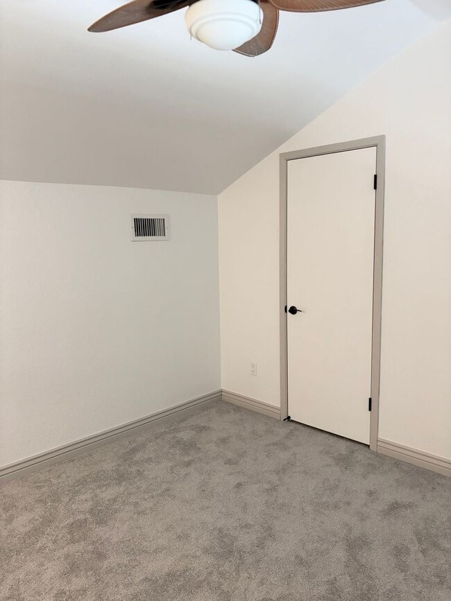 Building Photo - **SLEEK 1 BEDROOM/1 BATHROOM/LOFT/1 CAR GARAGE CONDO IN MESA (BROWN RD & CENTER ST)**
