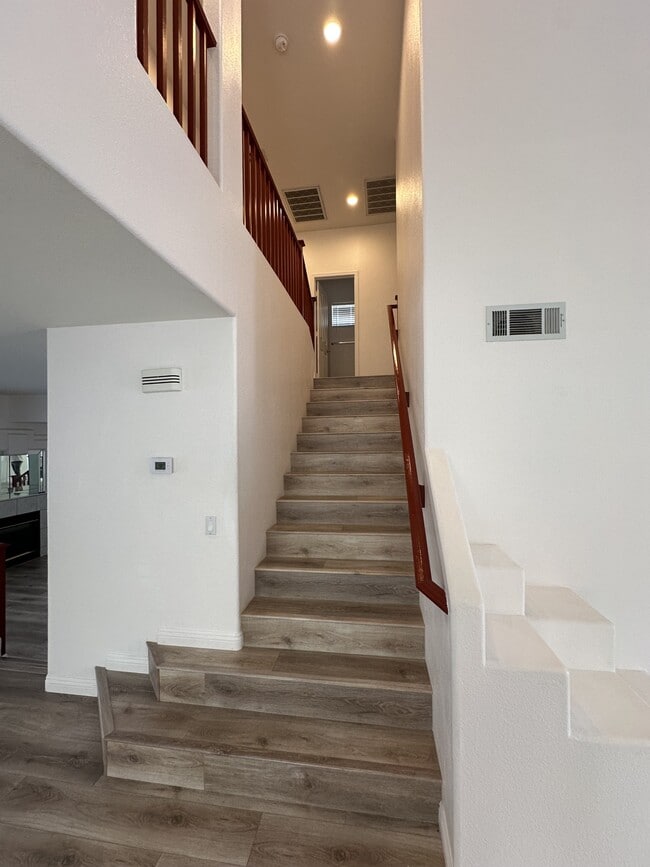 Building Photo - 9156 Sangria Ln