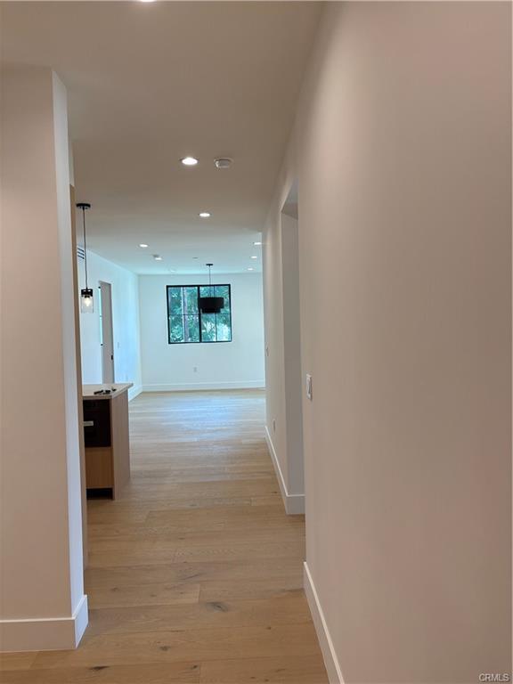 Building Photo - 10352 Riverside Dr