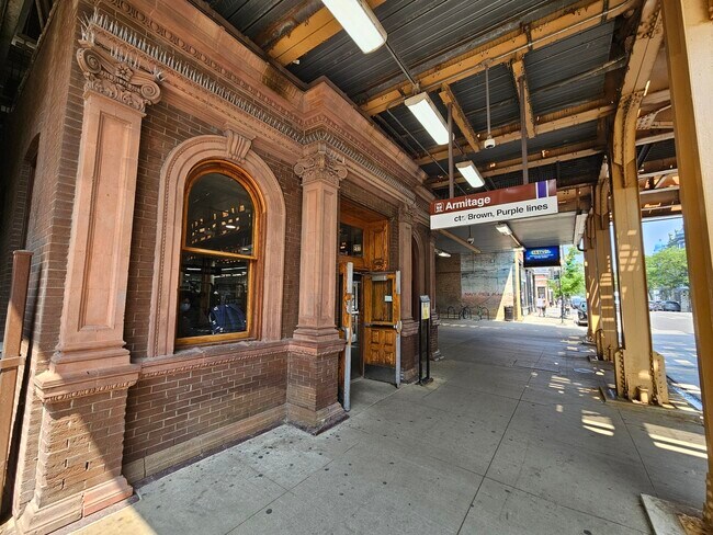 Building Photo - 951 W Armitage Ave