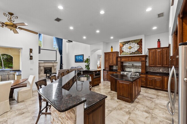 Building Photo - 14471 Paddock Dr