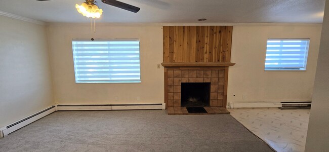 Building Photo - Cute 2 Bed 1 Bath in Springville