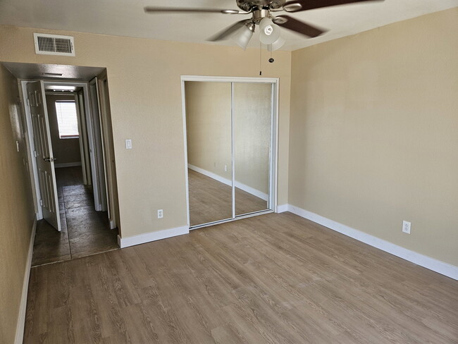Building Photo - 835 N Granite Reef Rd