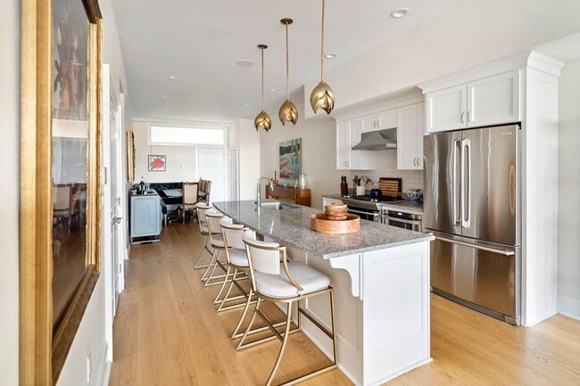 Building Photo - 380 Bunker Hill St