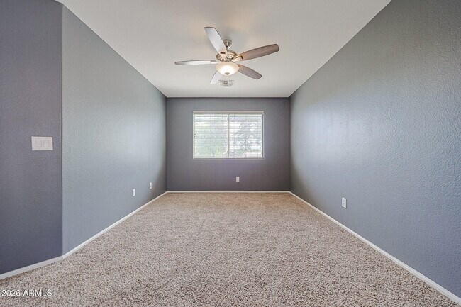 Building Photo - 5245 N 125th Ave