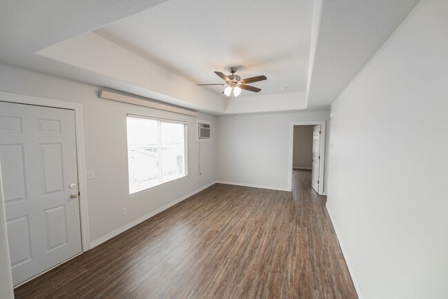 Building Photo - 1311 Sydney Dr