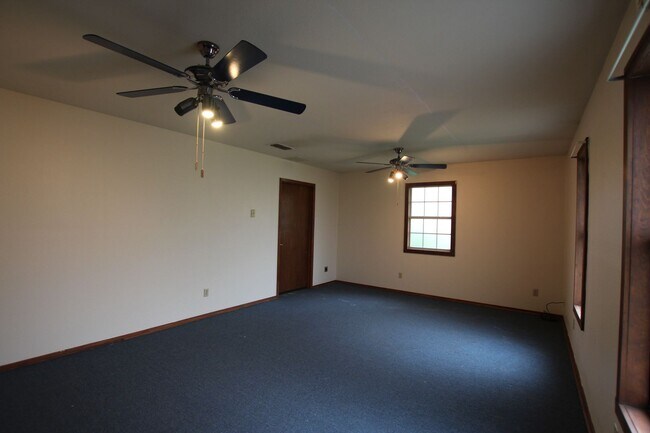 Building Photo - Beautiful 3 Bed 2 Bath Home in Tyler's Azalea District
