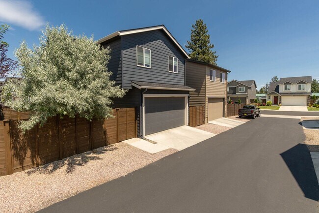 Building Photo - 20581 SE Evian Ave