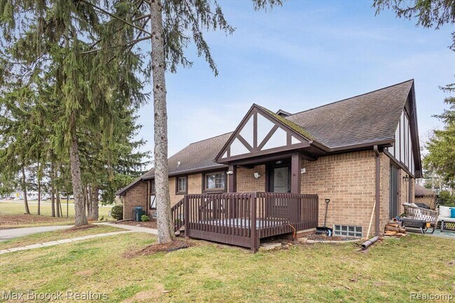 Building Photo - 1131 Indianwood Trail