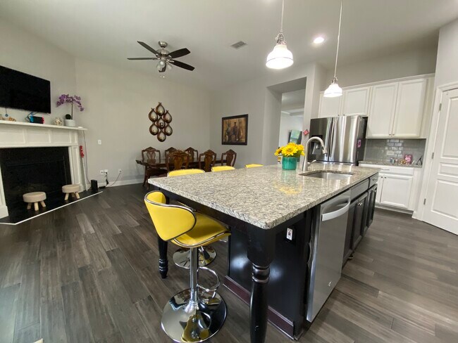 Building Photo - 5508 Cameron Parc Dr