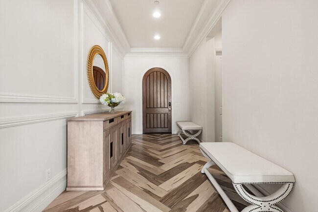 Building Photo - Luxury Executive Rental in Guard-Gated Hidden Canyon