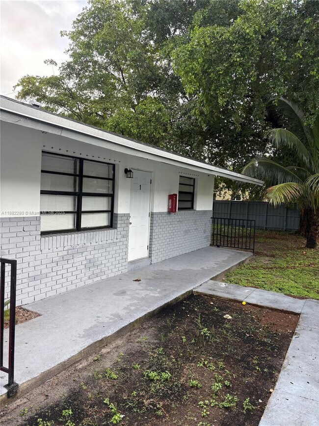 Primary Photo - 4100 SW 19th St