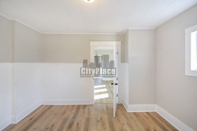 Building Photo - 2012 Olive St