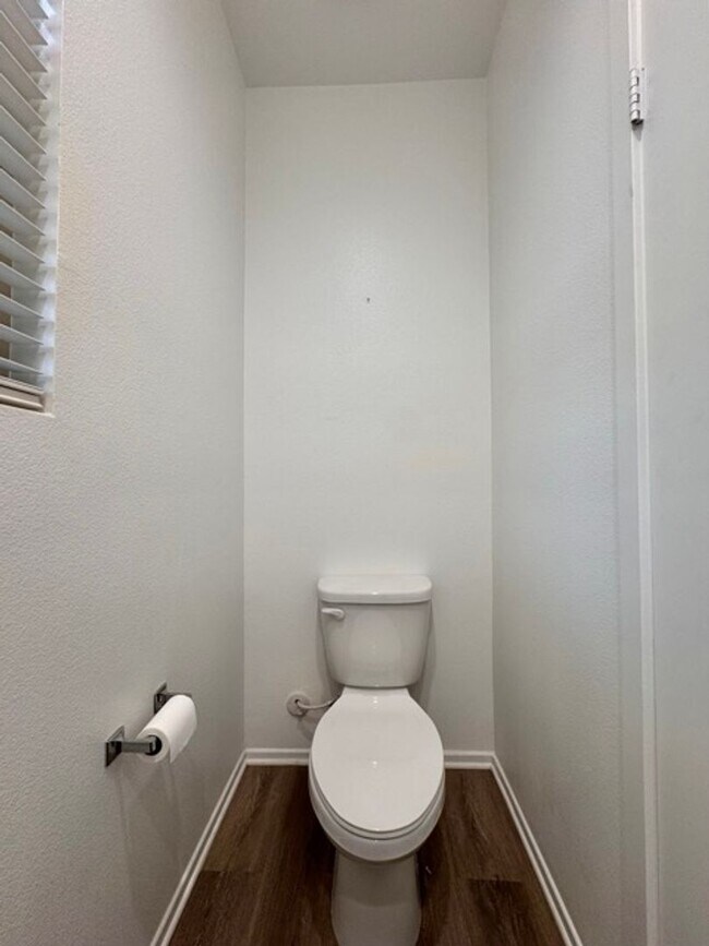 Building Photo - SOLAR INCLUDED! Stunning 3 Bedroom Home in...