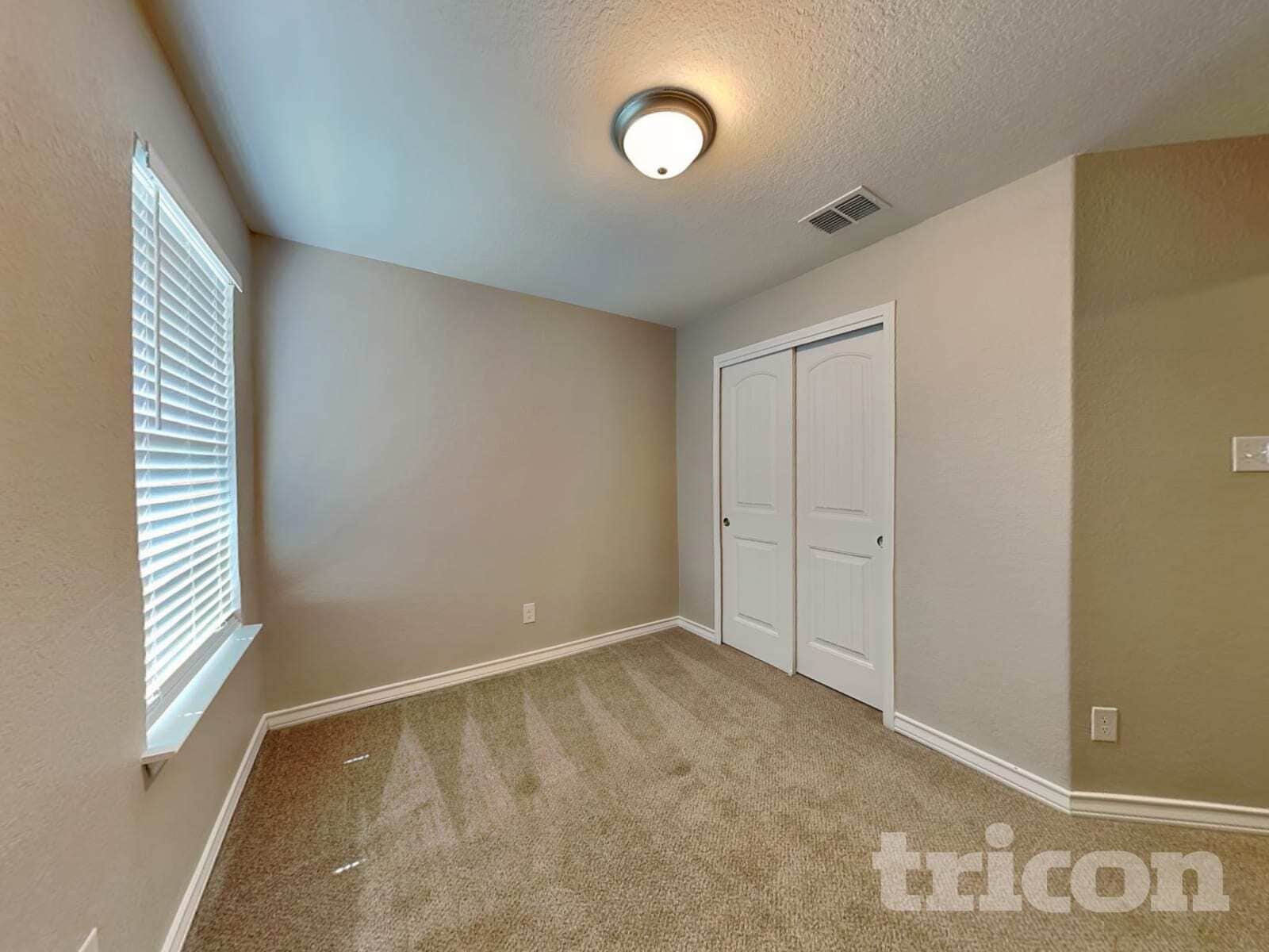 Building Photo - 1635 Tree Run