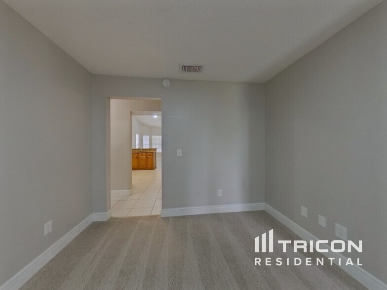 Building Photo - 792 Silversmith Cir