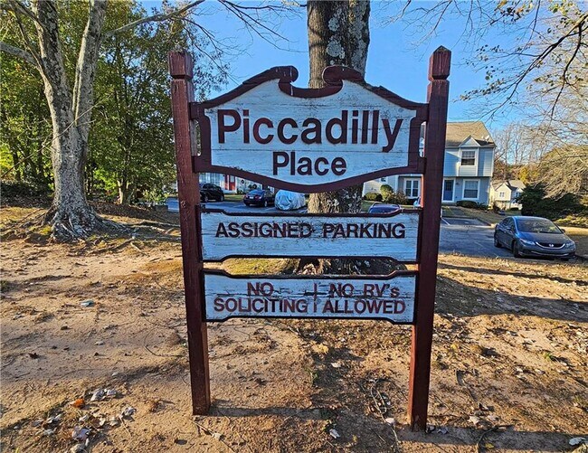 Building Photo - 6627 Banbury Ct NW