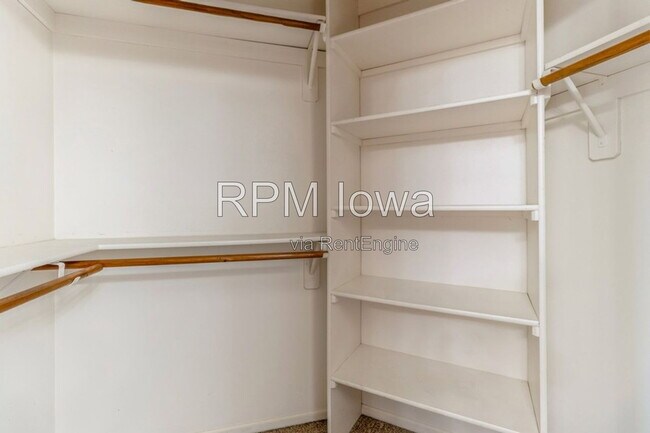 Building Photo - 13585 Summit Dr