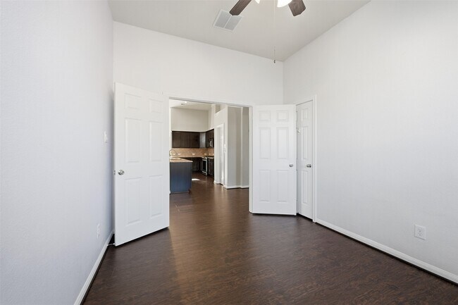 Building Photo - 6011 Watford Bend