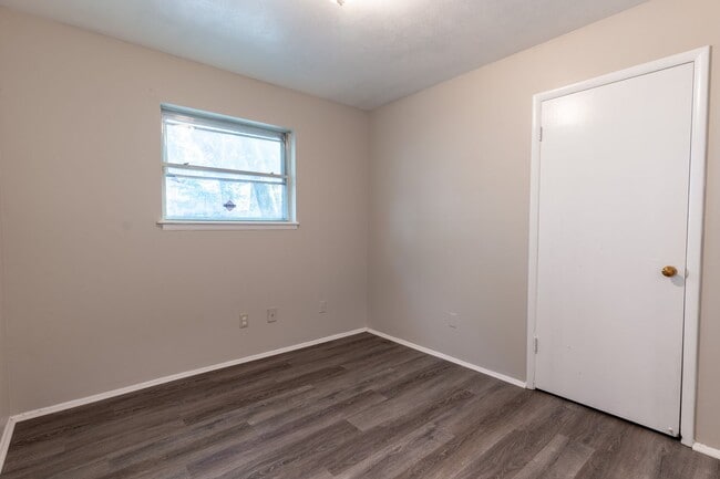 Building Photo - Midwest City Rent to Own!
