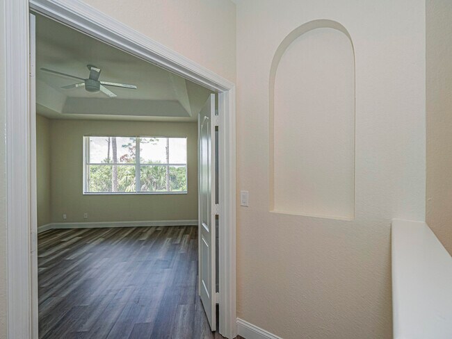 Building Photo - 5605 Spanish River Rd
