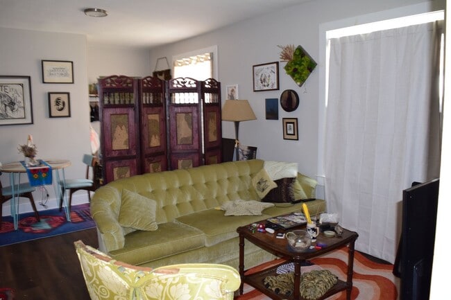 Building Photo - 2416 Barton Ave