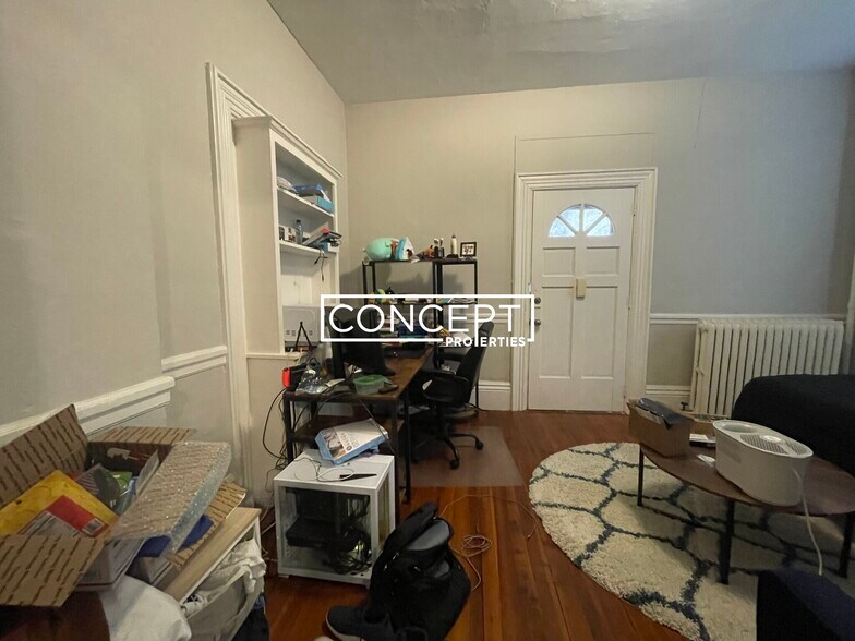 Building Photo - 8 Forest St