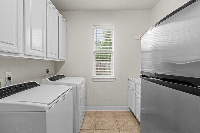 Building Photo - 6118 Durango Bay Ln
