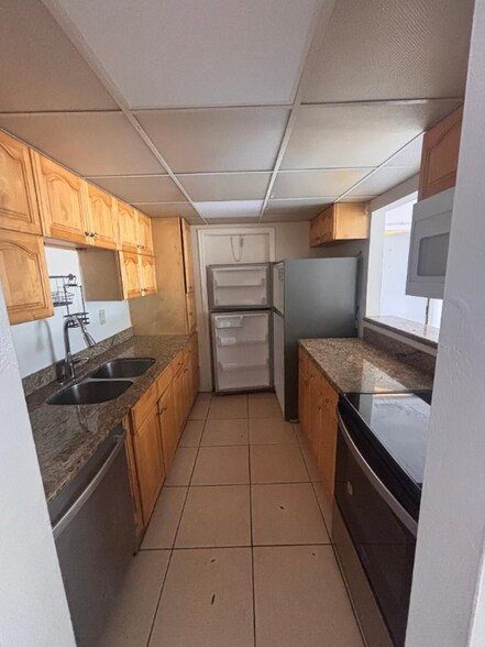 Building Photo - 13923 SW 90th Ave