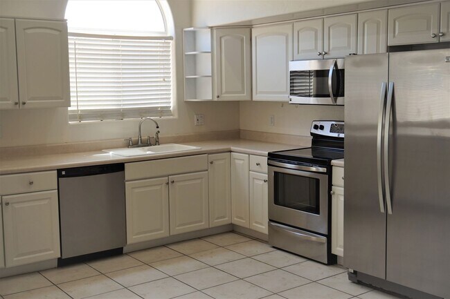 Building Photo - Close to Fort Huachuca