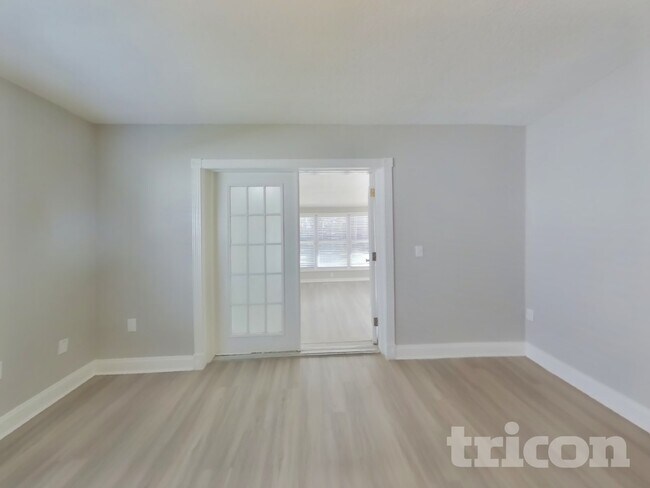 Building Photo - 1656 Dartmouth Dr