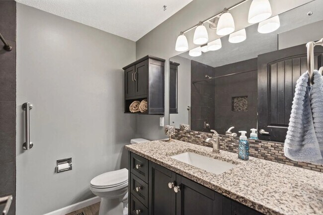 Building Photo - Beautiful 5-Bedroom Home in Mead School Di...