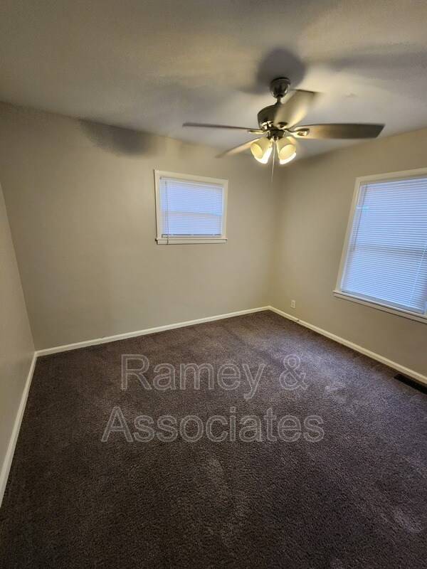 Building Photo - 2306 S 36th St