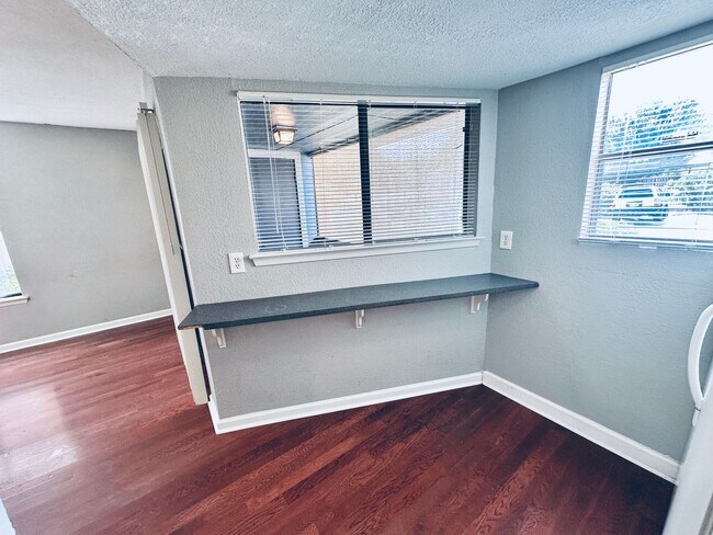 Building Photo - Ground-Floor 1-Bedroom Condo in Gated Community with Pool Access