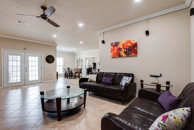 Building Photo - 4600 Hermosa Rd