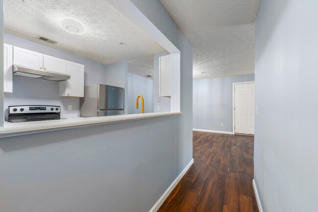 Building Photo - 3247 Fairington Dr