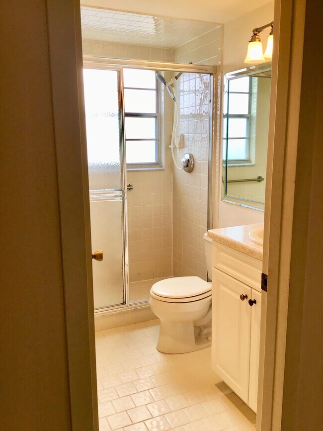 Building Photo - 336 Brighton H