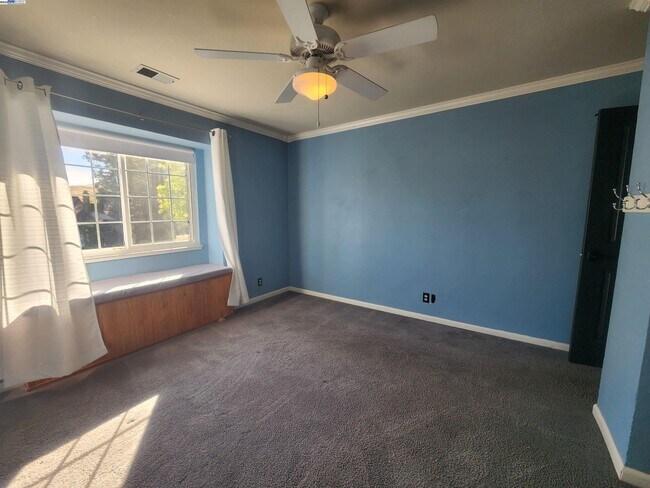 Building Photo - 1127 Mataro Ct